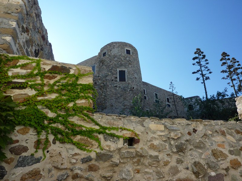 Chateau dans la chora de Naxos