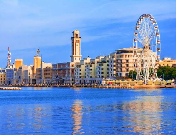 Visiter Bari sans voiture : le lungomare de Bari