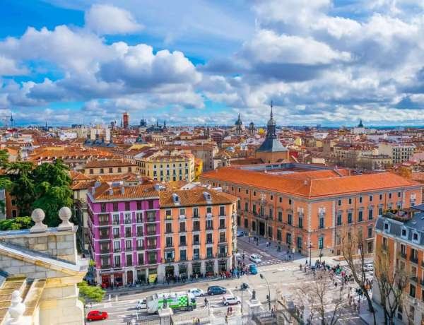 Visiter Madrid sans voiture : vue sur la capitale espagnole
