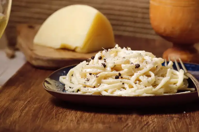 pasta cacio e pepe