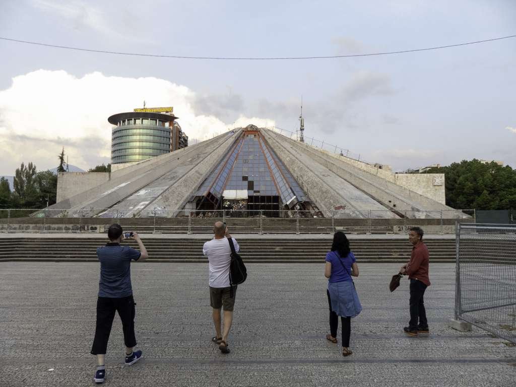 Pyramide de Tirana en 2019